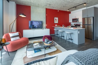 Fulbrix Apartments in Chicago, IL - Building Photo - Building Photo