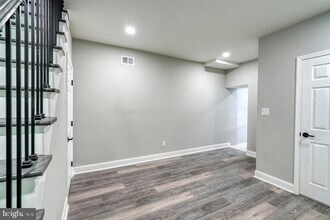 160 East St in Philadelphia, PA - Building Photo - Building Photo