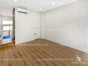 3015 30th Ave W in Seattle, WA - Building Photo - Building Photo