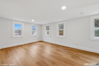 98 W Main St in Chester, CT - Building Photo - Building Photo