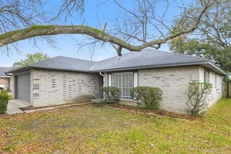 16319 N Mist Dr in Houston, TX - Building Photo - Building Photo