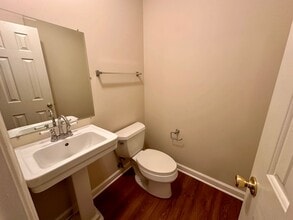 405 N Mecklenburg Ave in South Hill, VA - Building Photo - Building Photo