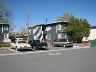 645-665 Denslowe Dr in Reno, NV - Building Photo