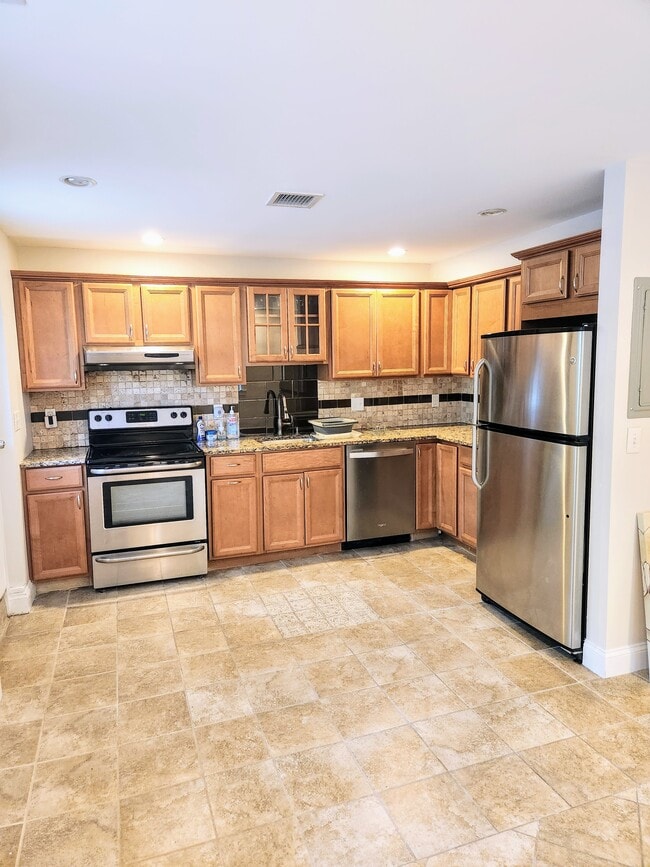 1462 Old Orchard St, Unit 1, Unit 1