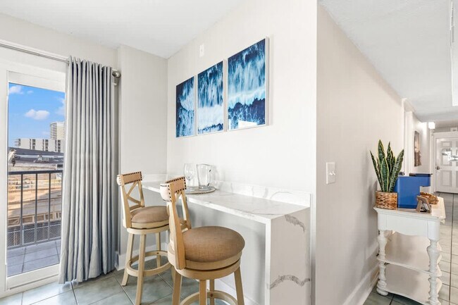 8743 Thomas Dr in Panama City Beach, FL - Building Photo - Building Photo