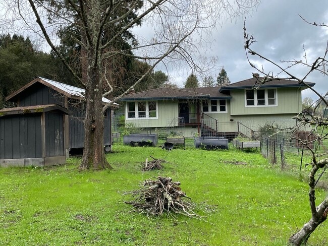 1760 Sanders Rd in Sebastopol, CA - Building Photo - Building Photo