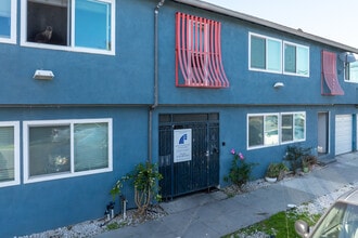 1495 Peterson Ave in Long Beach, CA - Building Photo - Building Photo
