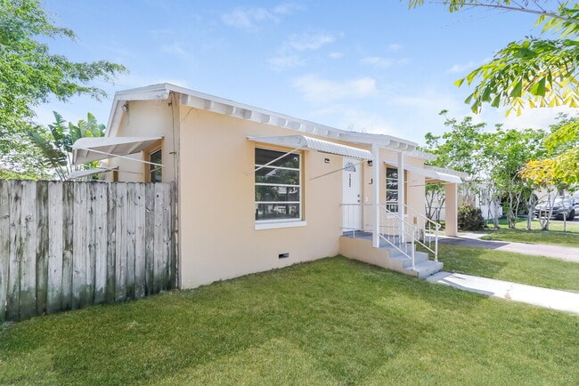 195 E 28th St in West Palm Beach, FL - Building Photo - Building Photo