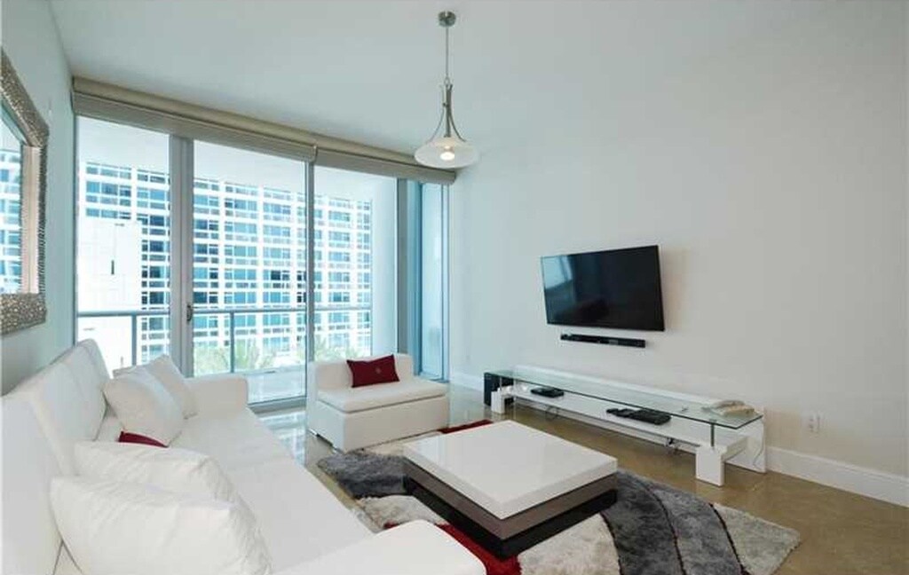 6799 Collins Ave in Miami Beach, FL - Building Photo