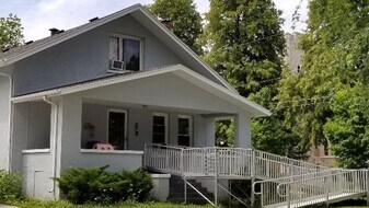 1102 Chicago St in Green Bay, WI - Building Photo