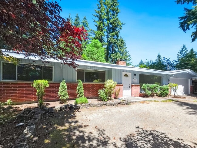 16112 NE 24th St in Bellevue, WA - Building Photo - Building Photo