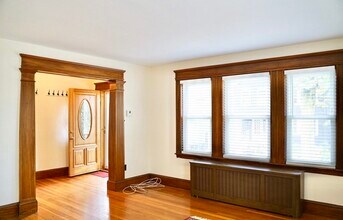 36 Ackers Ave in Brookline, MA - Building Photo - Building Photo