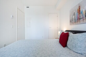 665 Rue Versailles in Montréal, QC - Building Photo - Building Photo