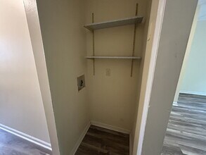 905 W Pine St in Hinesville, GA - Foto de edificio - Building Photo