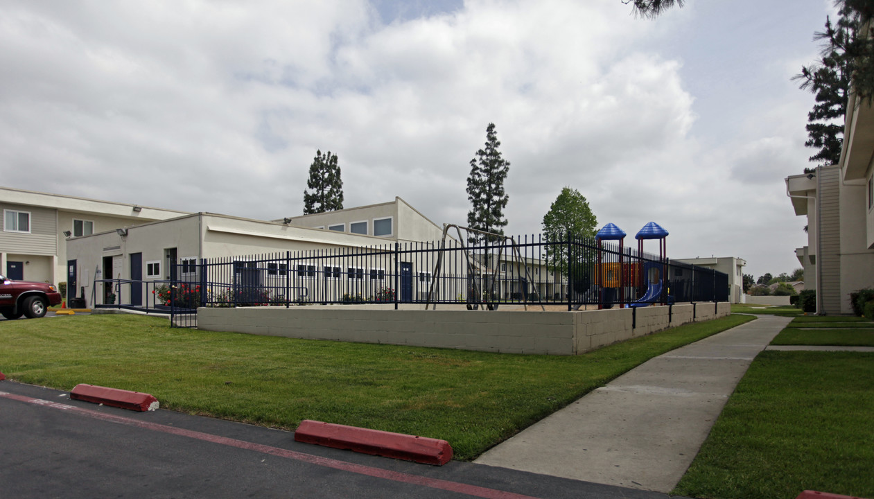 Ontario Townhouses in Ontario, CA - Building Photo