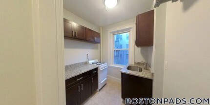 1450 Commonwealth Ave in Boston, MA - Foto de edificio - Building Photo