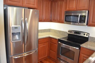 7680 Monterey Rd in Gilroy, CA - Building Photo - Building Photo