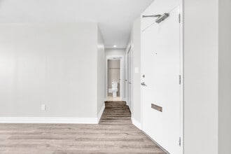 Queen in Kitchener, ON - Building Photo - Building Photo