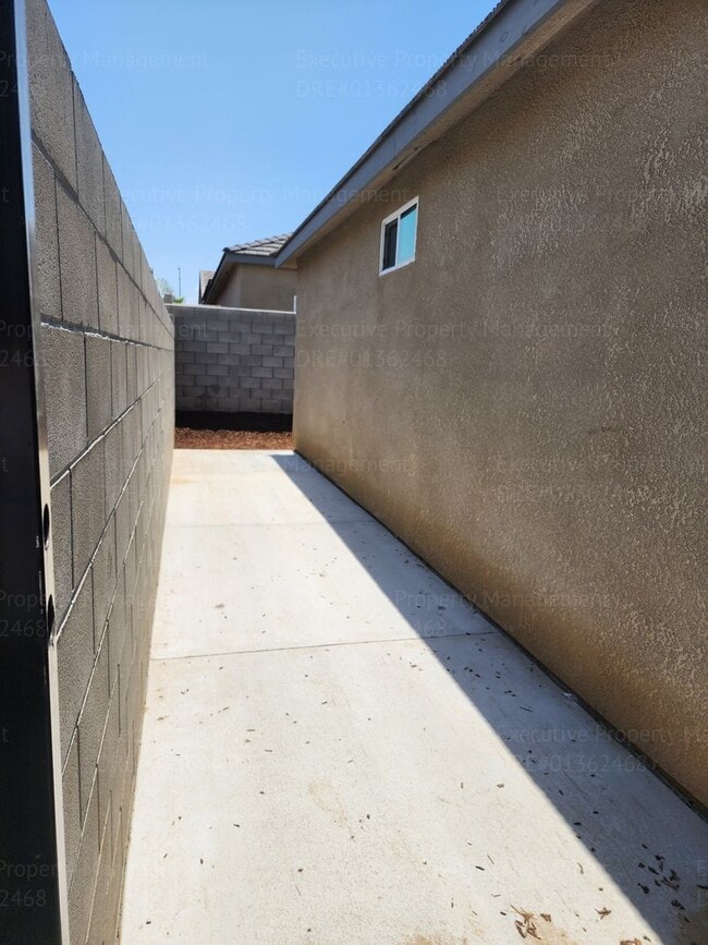 8603 Grandy St in Bakersfield, CA - Building Photo - Building Photo