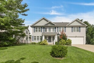 927 S Charlotte St in Lombard, IL - Building Photo