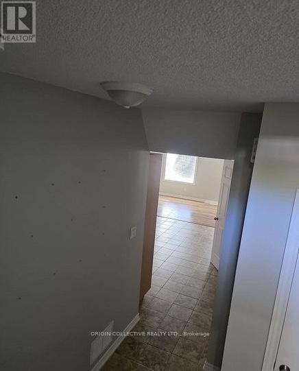 329 Edgehill Dr in Barrie, ON - Building Photo - Building Photo