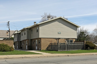 2006-2028 W Vliet St in Milwaukee, WI - Foto de edificio - Building Photo