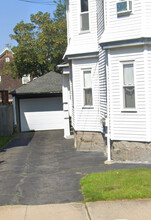 175 Eastern Ave, Unit Fall River First Floor in Fall River, MA - Foto de edificio - Building Photo