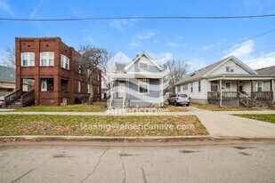 807 E Republic St in Peoria, IL - Building Photo