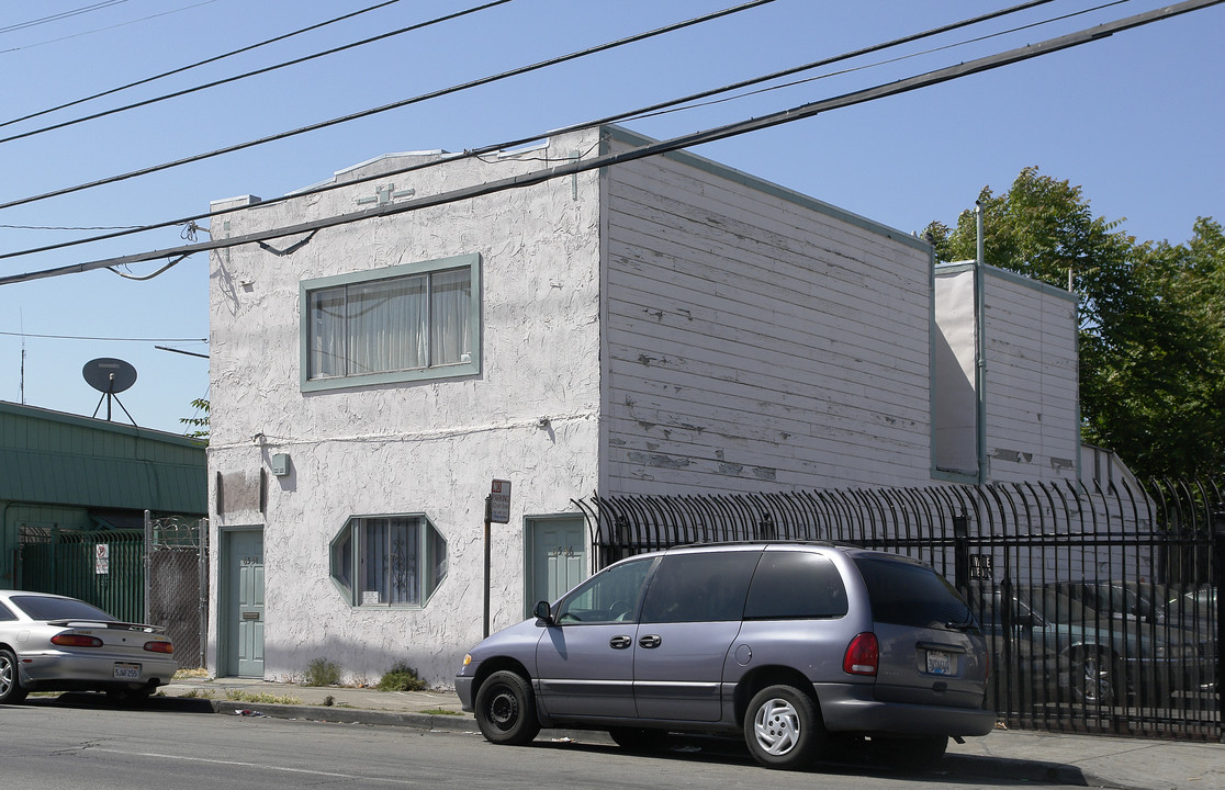 6536 Foothill Blvd in Oakland, CA - Building Photo