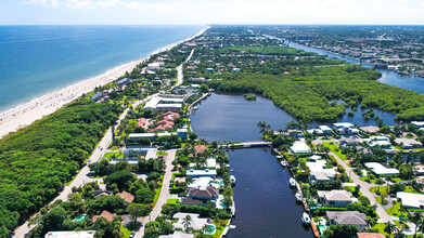 6600 N Ocean Blvd in Ocean Ridge, FL - Foto de edificio - Building Photo