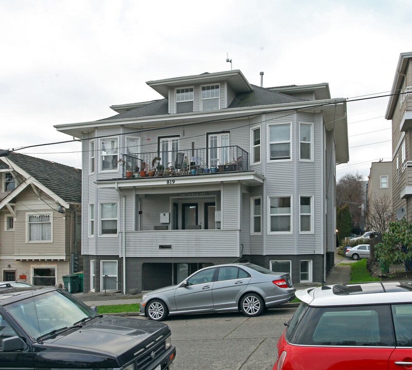 The Lowen Apartments in Seattle, WA - Foto de edificio