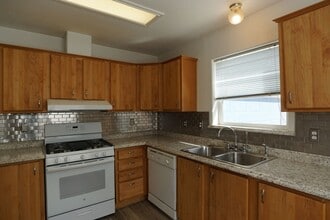 5725 33rd Ave S in Seattle, WA - Foto de edificio - Building Photo