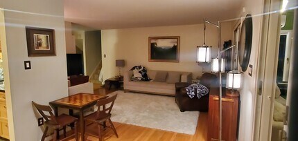 5910 King James Dr in Alexandria, VA - Building Photo - Building Photo