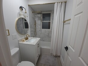 8927 S Blackstone Ave, Unit 2nd Floor in Chicago, IL - Building Photo - Building Photo
