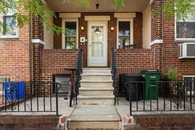 2824 S Warnock St photo'