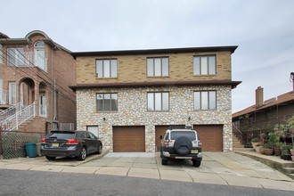 118 Pine St in Cliffside Park, NJ - Foto de edificio - Building Photo