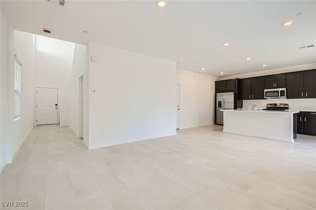 114 Brielle Beacon Ln in Henderson, NV - Building Photo - Building Photo