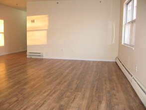 641 S Woodward St in Allentown, PA - Foto de edificio - Building Photo