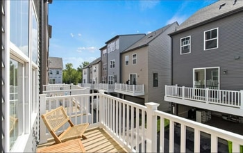 6005 Northwest Dr in Hyattsville, MD - Foto de edificio - Building Photo