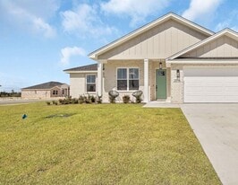 3896 Sandpine Wy in Callaway, FL - Building Photo
