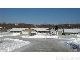 1813-1823 90th Ave in Dresser, WI - Building Photo