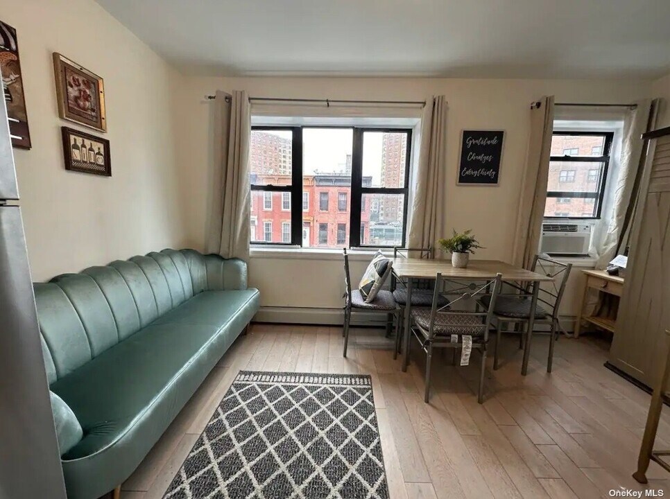 412 Kosciuszko St-Unit -3 in Brooklyn, NY - Building Photo