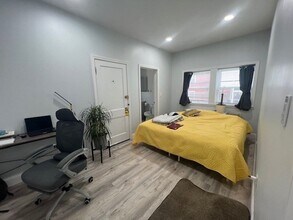9 Rice St, Unit 3 in Brookline, MA - Building Photo - Building Photo