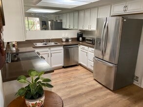 9426 E Jenan Dr in Scottsdale, AZ - Building Photo - Building Photo