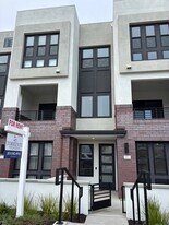 121 8th St in Marina, CA - Building Photo