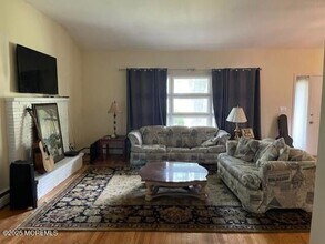 6 Wilson Ave in Ocean Township, NJ - Foto de edificio - Building Photo