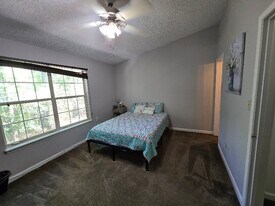 2325 Parrot Ln in Tallahassee, FL - Building Photo