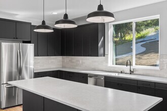 10711 Vernon Rd in Lake Stevens, WA - Building Photo - Building Photo