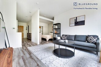 1255 Harrison St in Seattle, WA - Foto de edificio - Building Photo