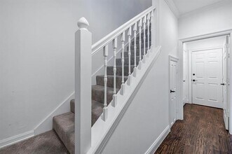 5907 Hillcrest Ave in Dallas, TX - Building Photo - Building Photo